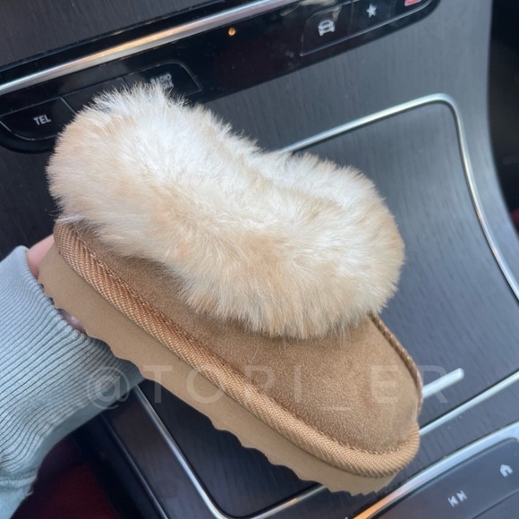 Cat and Jack Toddler Boys | Girls Channing Clog Slippers Brown - Picture 2 of 6